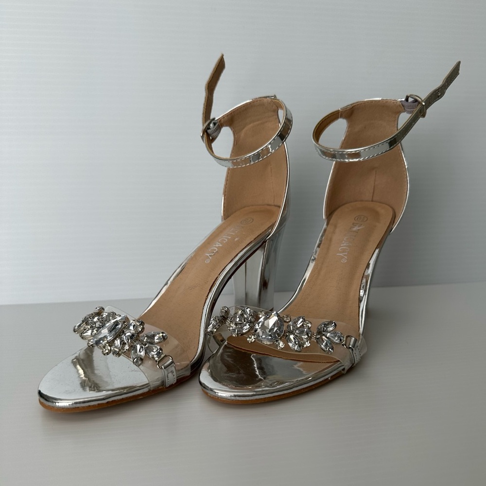 Delicacy Silver Ankle Strap Heels with Jewelry Embellishment Size 6.5